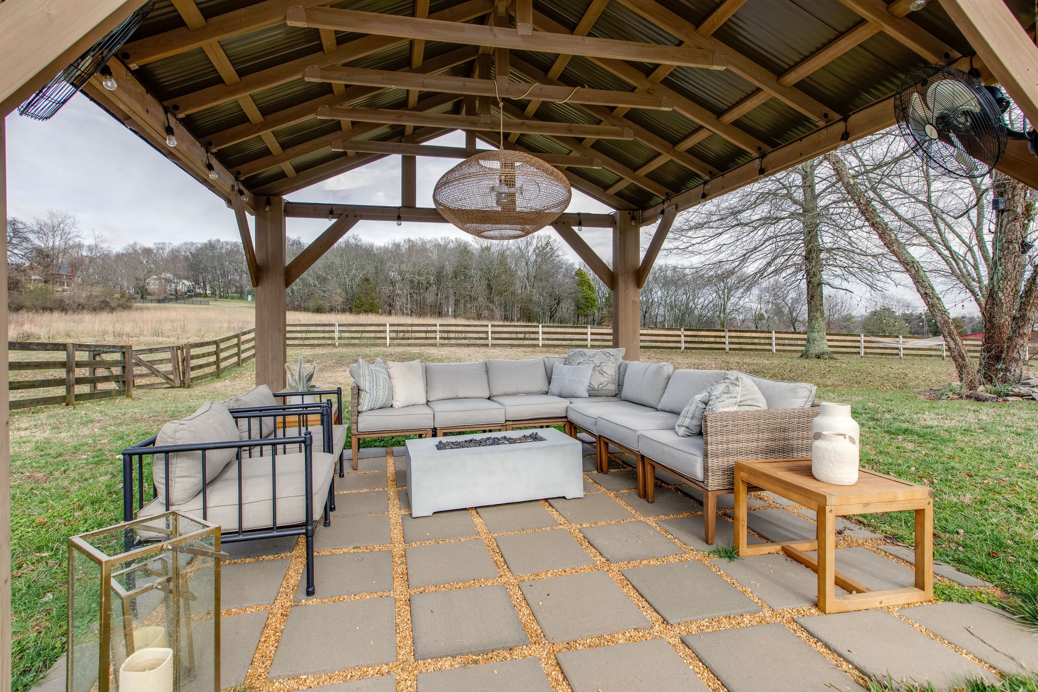 4280 Warren Road Franklin, TN 37067 - Photo 48 of 50 a view of sitting area with furniture and garden