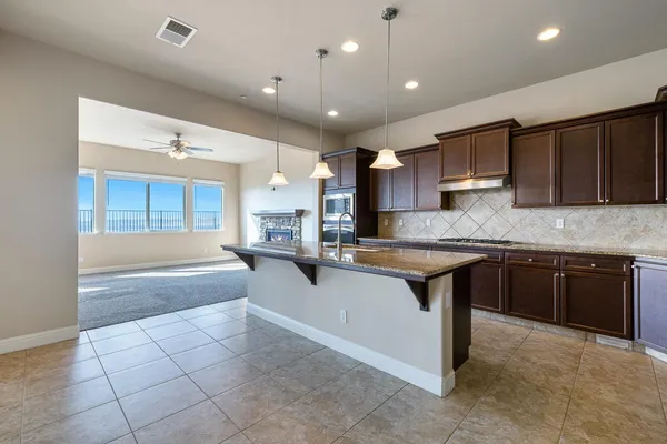 $698,000 | 18978 Via Bellagio, Friant, CA 93626