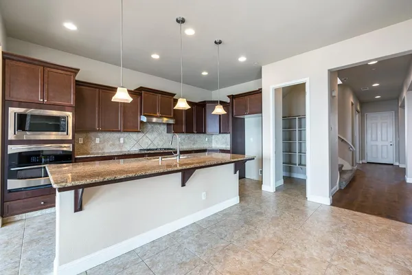 $698,000 | 18978 Via Bellagio, Friant, CA 93626