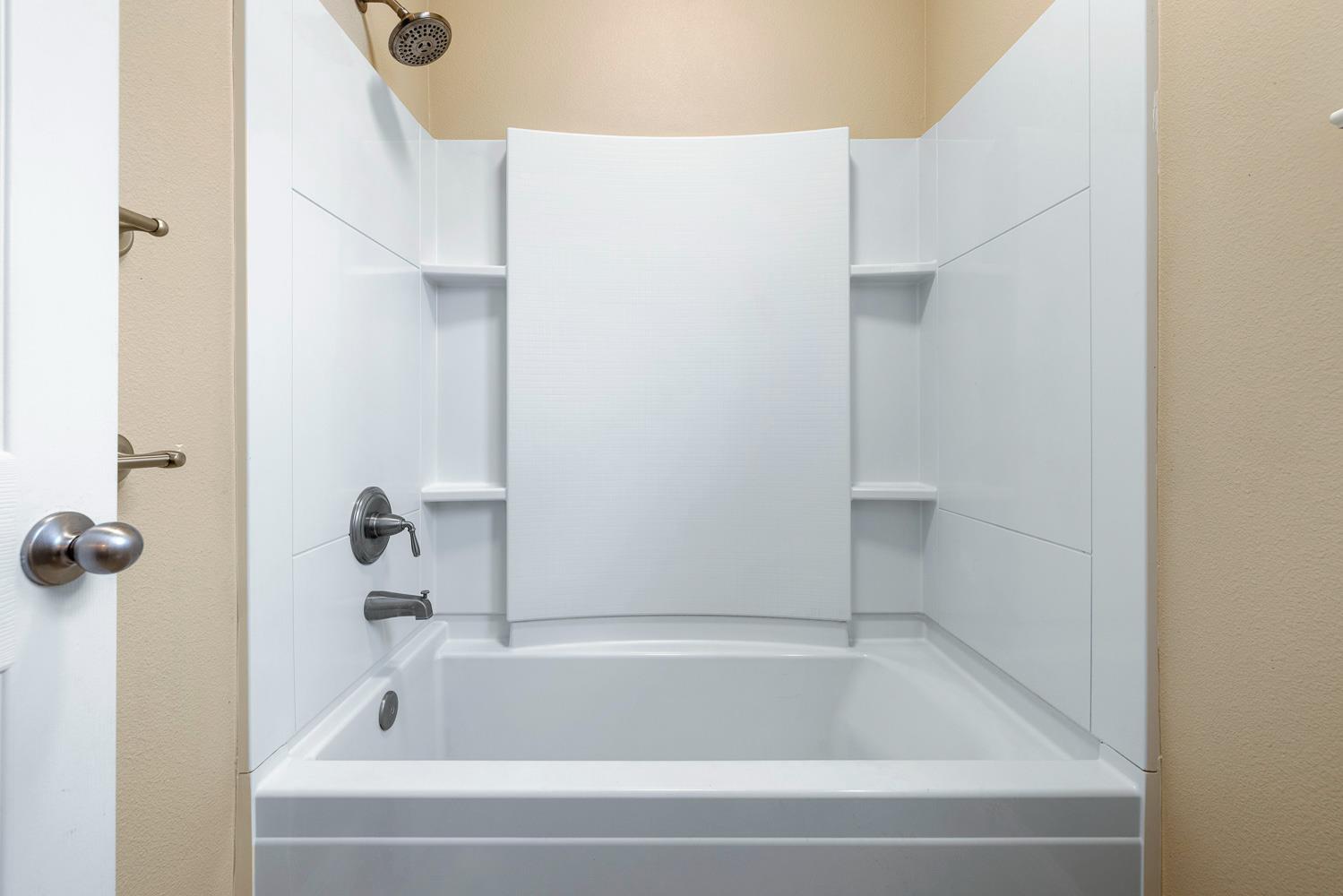 18978 Via Bellagio Friant, CA 93626 - Photo 4 of 85