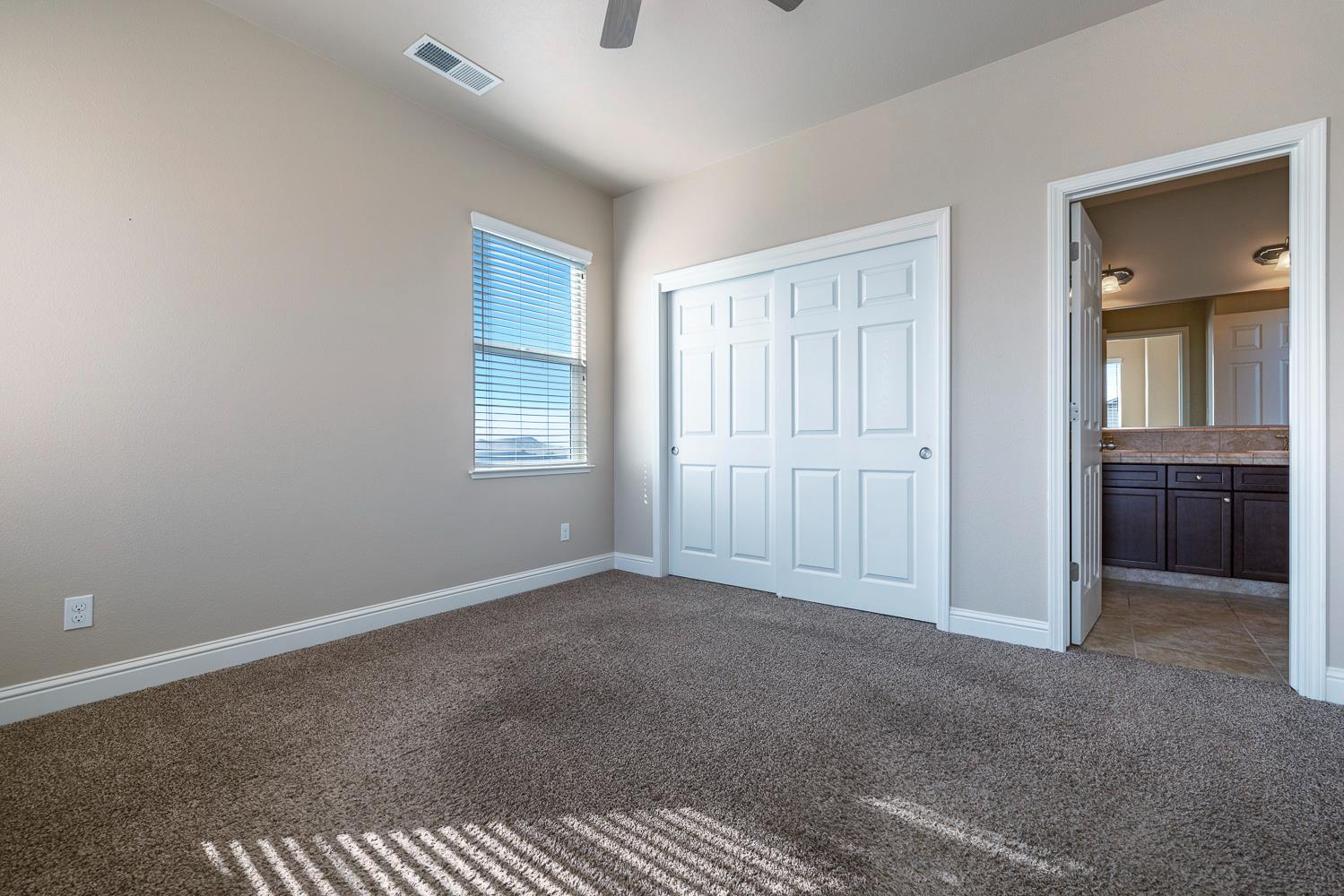 18978 Via Bellagio Friant, CA 93626 - Photo 6 of 85