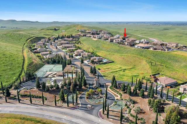 $698,000 | 18978 Via Bellagio, Friant, CA 93626