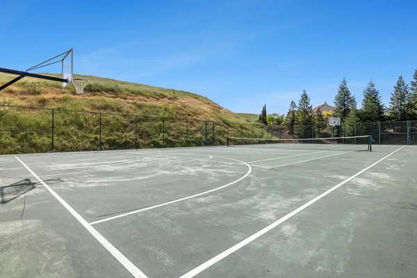 $698,000 | 18978 Via Bellagio, Friant, CA 93626