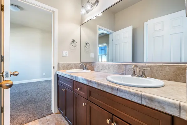 $698,000 | 18978 Via Bellagio, Friant, CA 93626