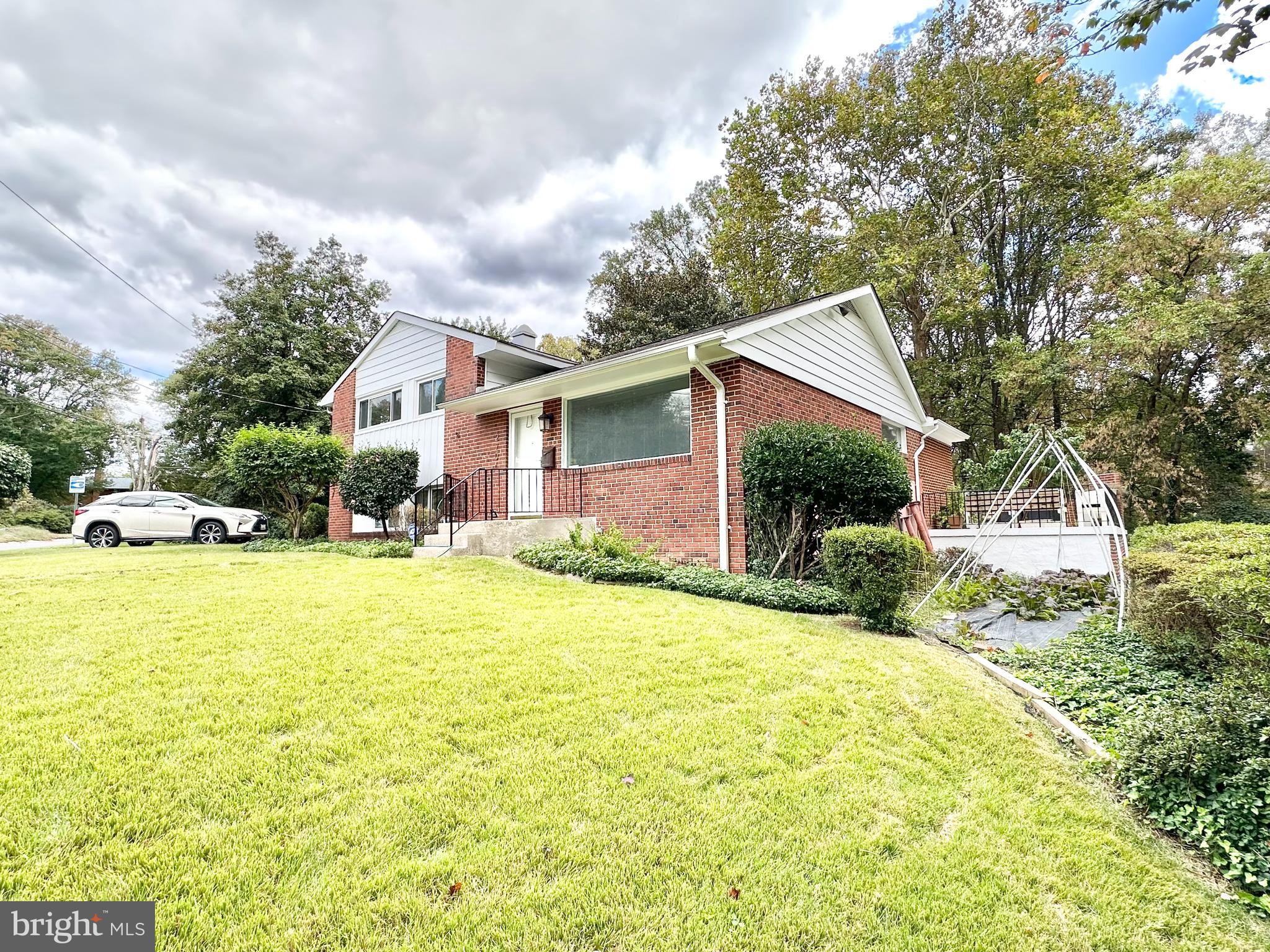 2706 Loma Street Silver Spring, MD 20902 - Photo 3 of 48 Gallery Image 3