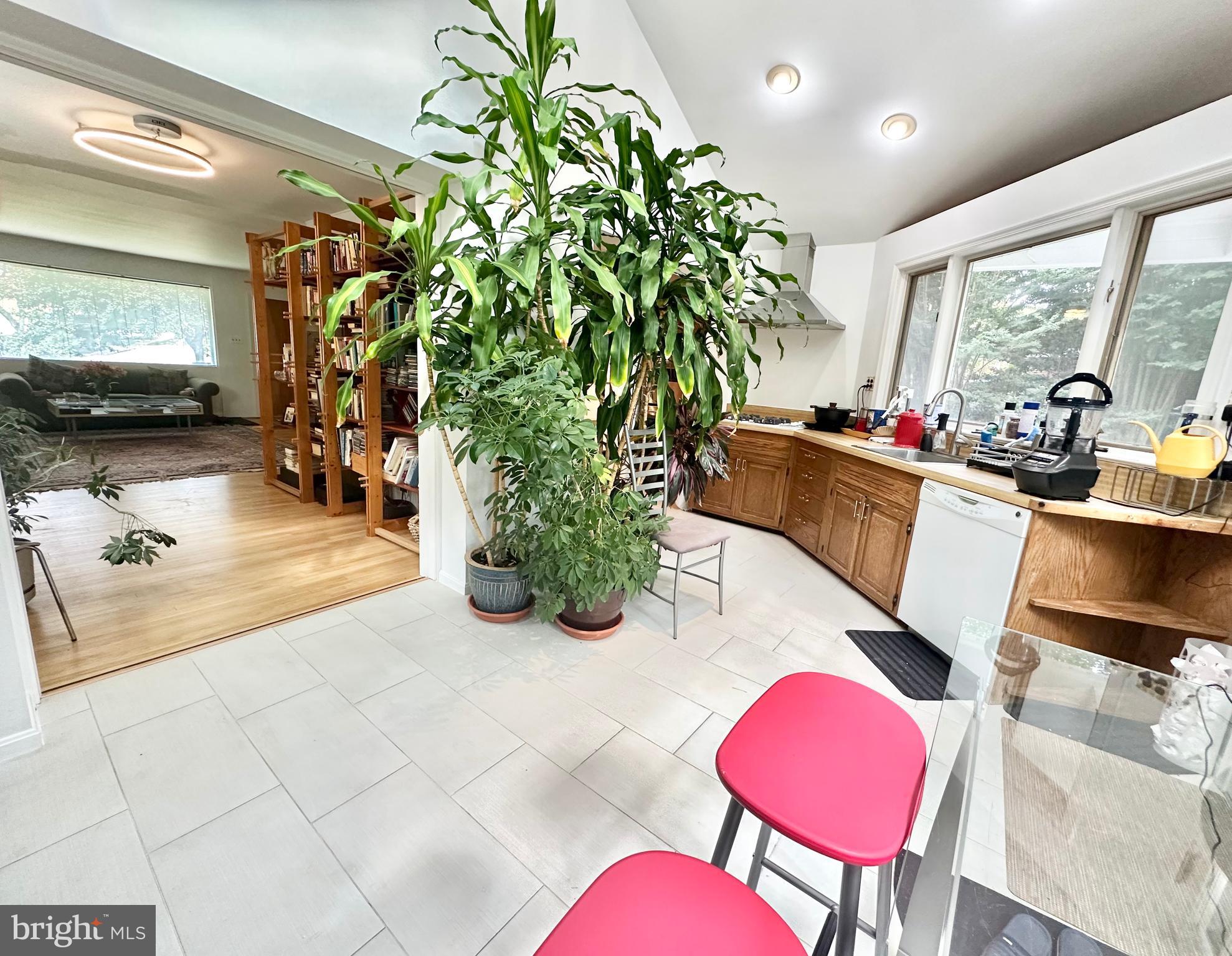 2706 Loma Street Silver Spring, MD 20902 - Photo 40 of 48 Gallery Image 40