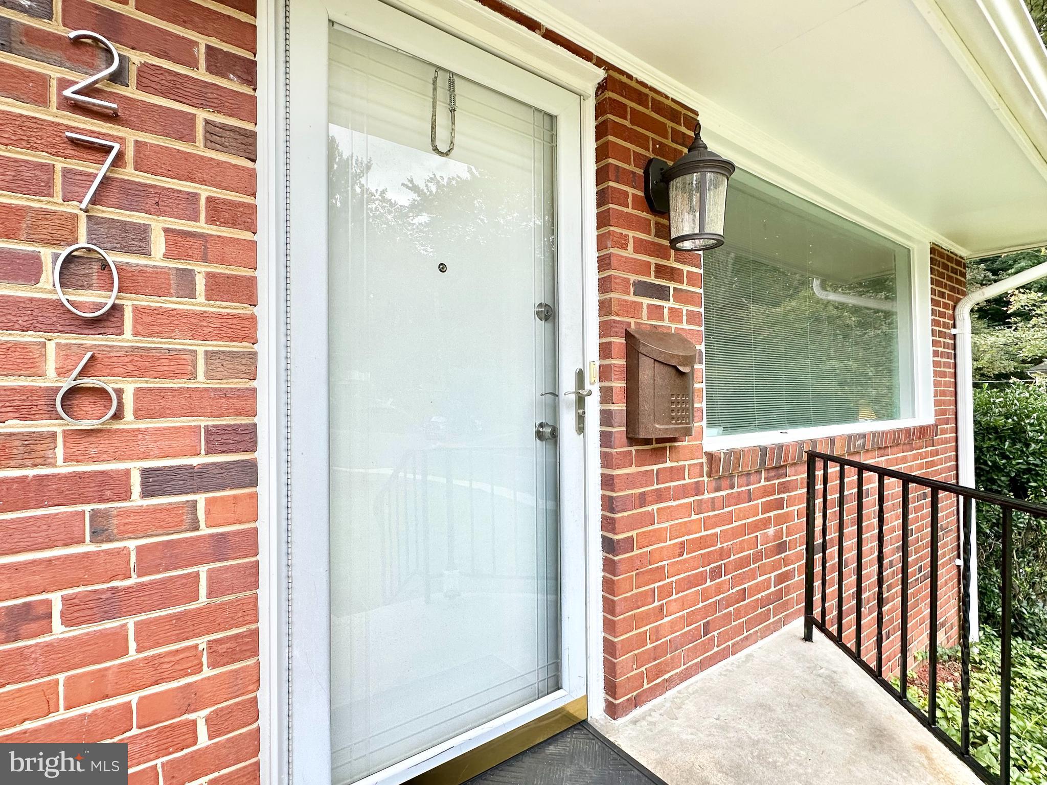 2706 Loma Street Silver Spring, MD 20902 - Photo 5 of 48 Gallery Image 5