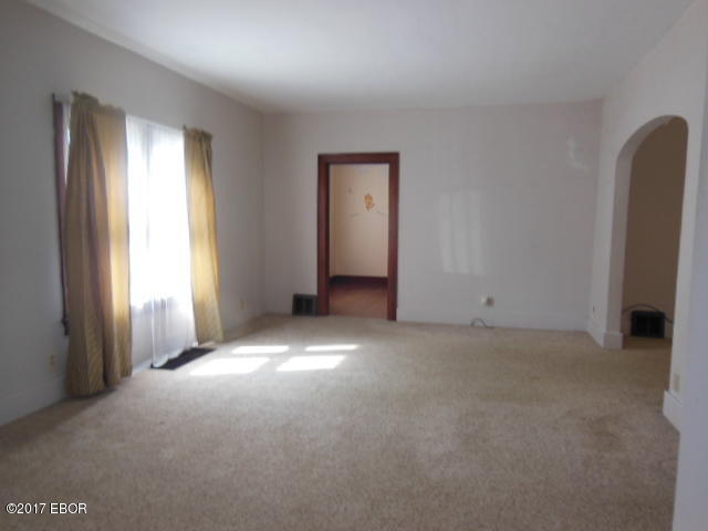 219 Fair Flora, IL 62839 - Photo 3 of 40 Gallery Image 3