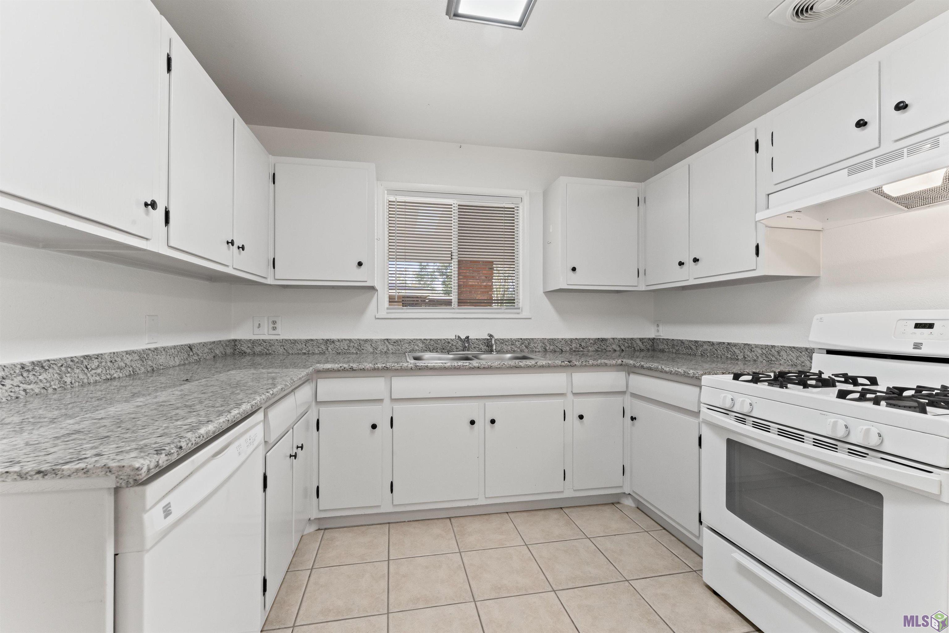 9165 Kingcrest Parkway Baton Rouge, LA 70810 - Photo 7 of 22