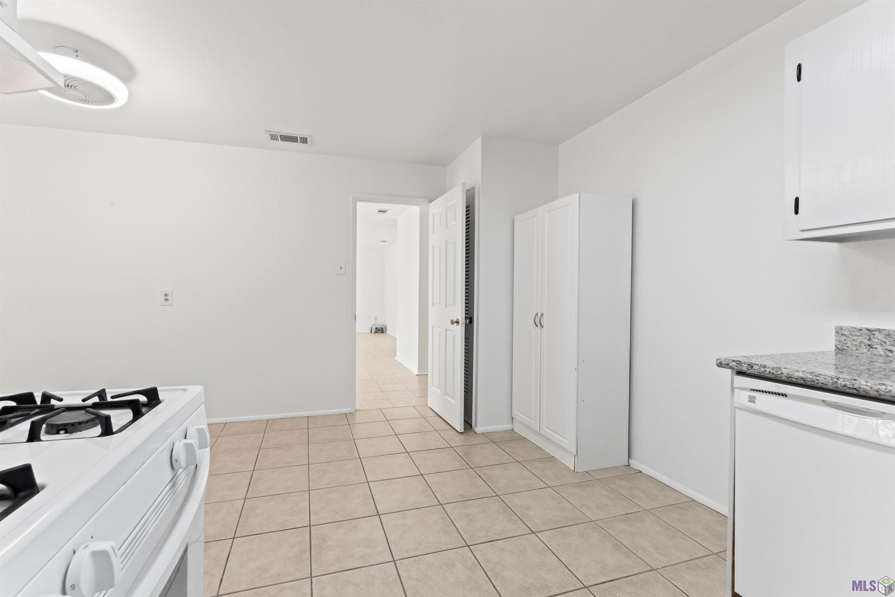 9165 Kingcrest Parkway Baton Rouge, LA 70810 - Photo 9 of 22