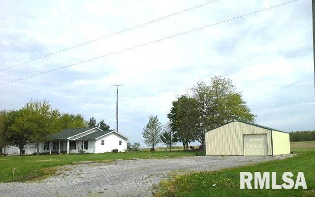 17751 Ewing Road Ewing, IL 62836 - Photo 1 of 50