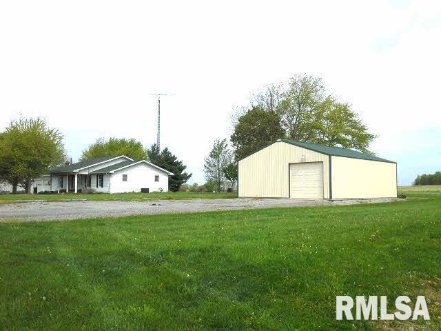 17751 Ewing Road Ewing, IL 62836 - Photo 8 of 50