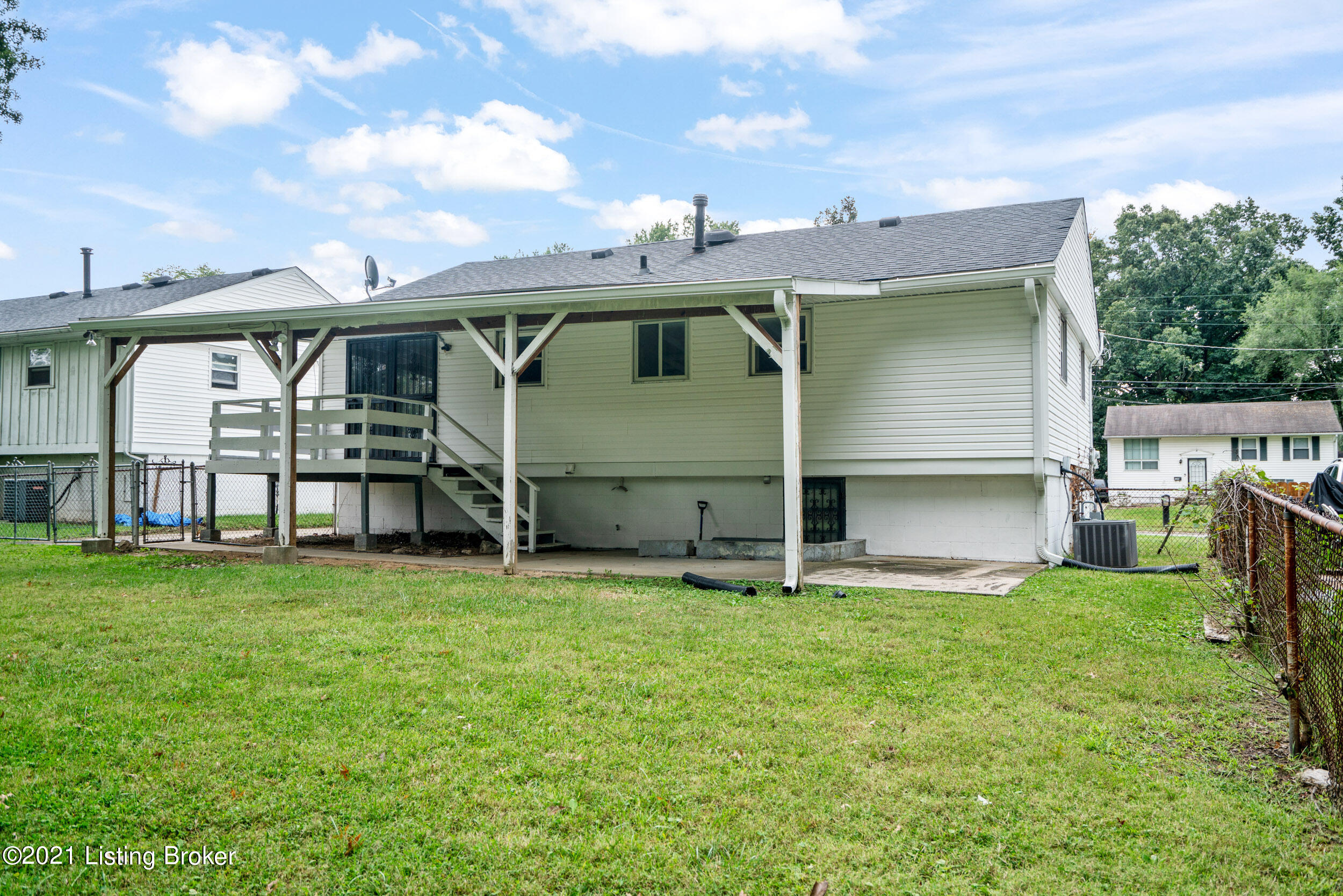 5009 Red Fern Road Louisville, KY 40218 - Photo 39 of 45 5009 Red Fern Road-05