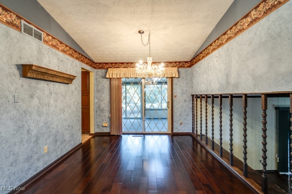 435 Bonshire Road Akron, OH 44319 - Photo 4 of 22 Gallery Image 4