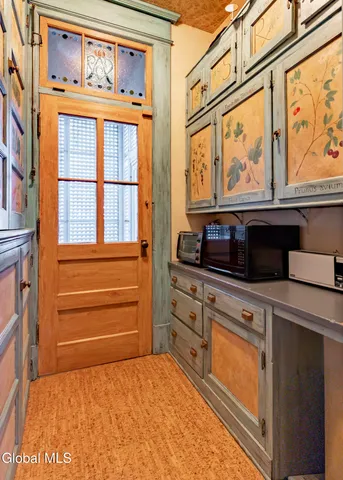 $749,000 | 6 Manning Boulevard, Albany, NY 12203