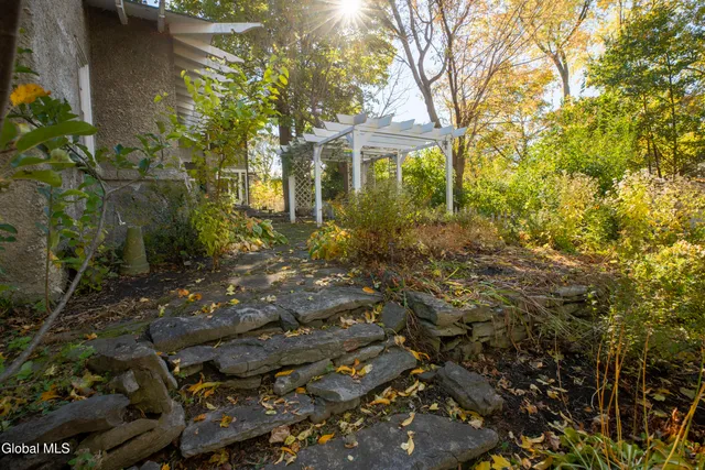 $749,000 | 6 Manning Boulevard, Albany, NY 12203