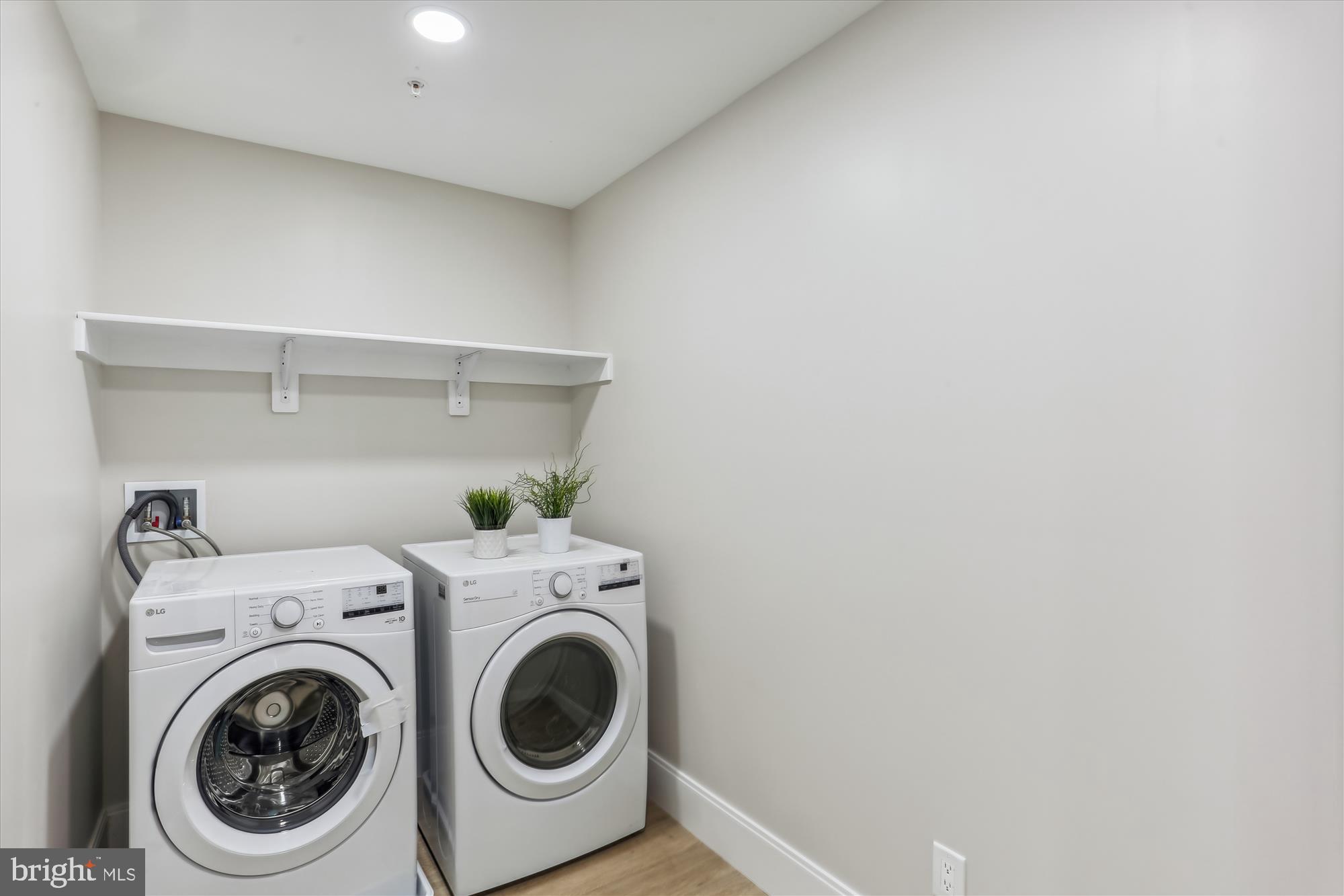 620 Mississippi Avenue Silver Spring, MD 20910 - Photo 39 of 50 a utility room with dryer and washer