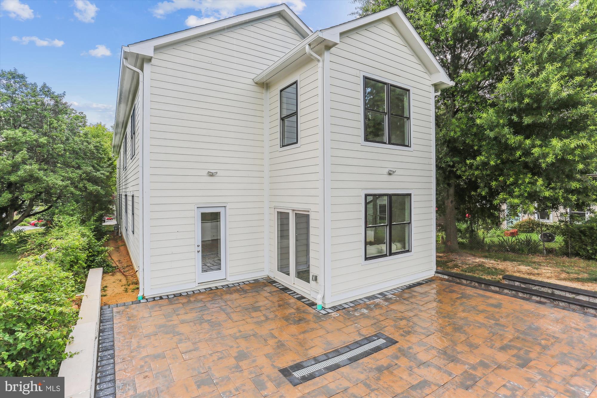 620 Mississippi Avenue Silver Spring, MD 20910 - Photo 45 of 50 a view of a house with a yard