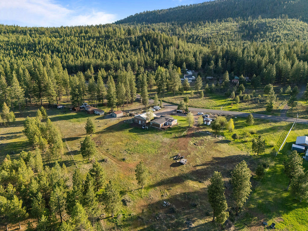 4323 Round Lake Road Klamath Falls, OR 97601 - Photo 33 of 45 dji_20250508184219_0017_d-dji_2025050818