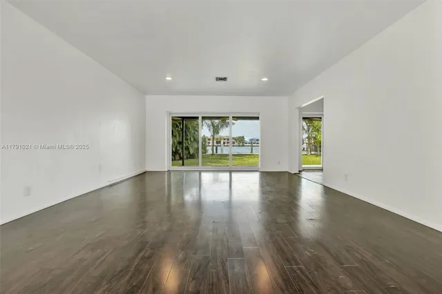 $3,650,000 | 2019 Northeast 31st Avenue, Fort Lauderdale, FL 33305