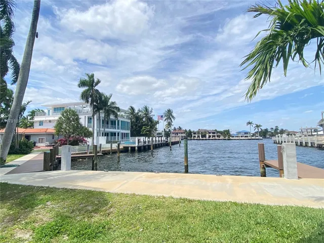$3,650,000 | 2019 Northeast 31st Avenue, Fort Lauderdale, FL 33305