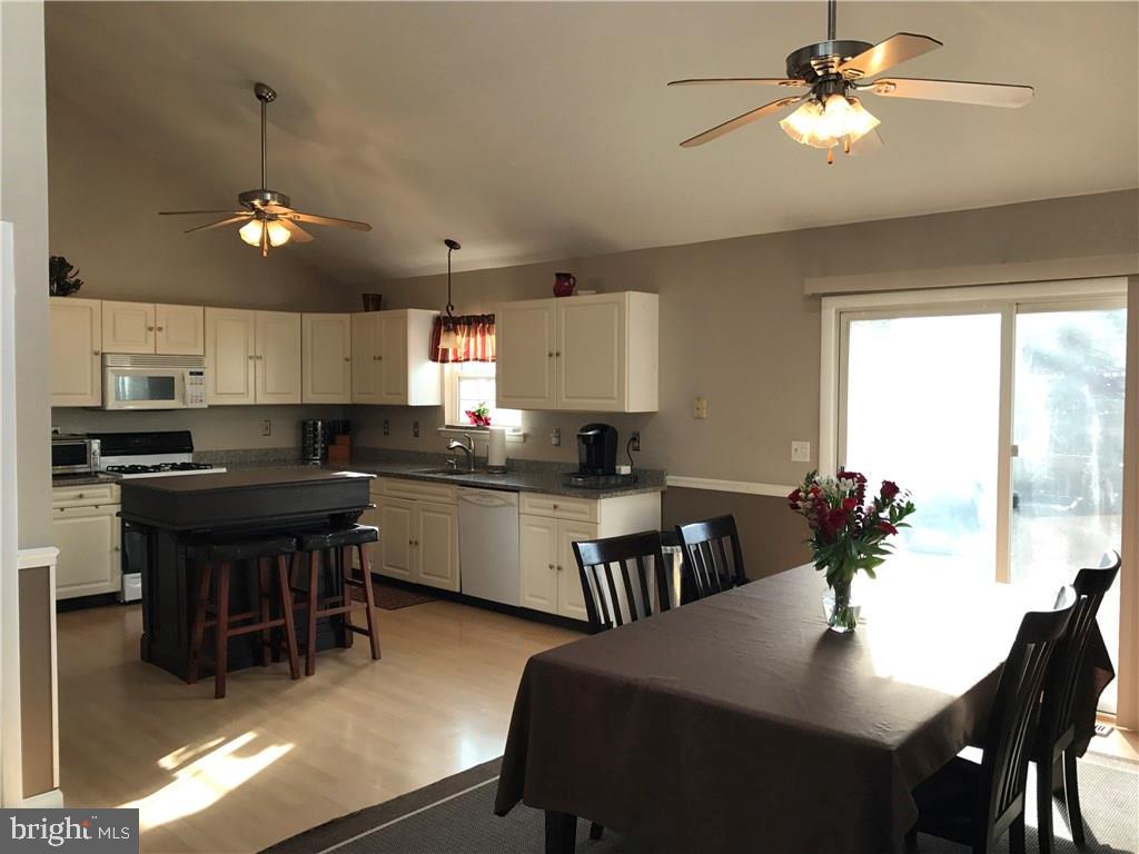 137 Quadrant Road Manahawkin, NJ 08050 - Photo 5 of 20
