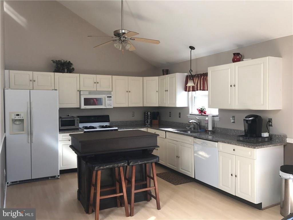 137 Quadrant Road Manahawkin, NJ 08050 - Photo 6 of 20