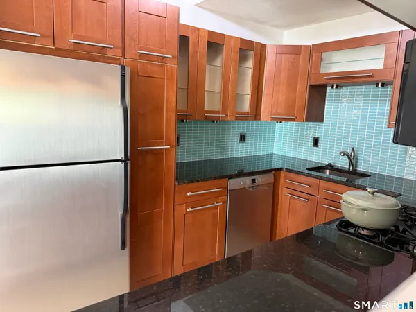 $3,000 | 2 Talcott Glen Road, Unit C, Farmington, CT 06032