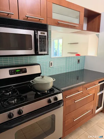 $3,000 | 2 Talcott Glen Road, Unit C, Farmington, CT 06032