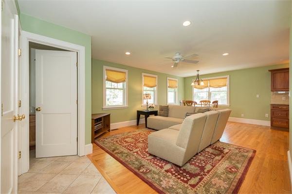 15 Osborne Road Medford, MA 02155 - Photo 6 of 16 Gallery Image 6