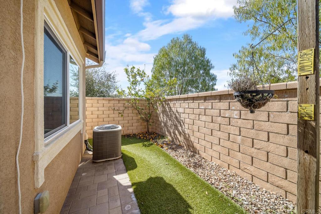 313 Dun Blazer Way Fallbrook, CA 92028 - Photo 19 of 59