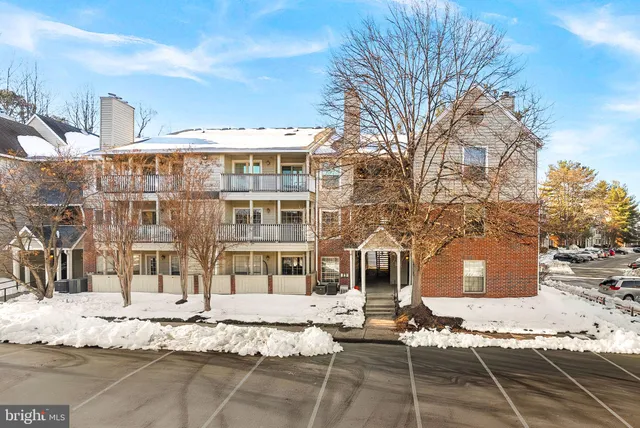 $389,999 | 3916 Penderview Drive, Unit 428, Fairfax, VA 22033