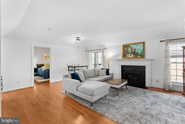 $389,999 | 3916 Penderview Drive, Unit 428, Fairfax, VA 22033