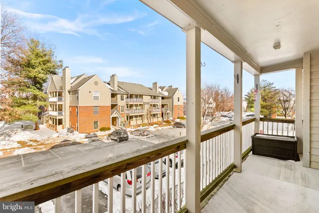 $389,999 | 3916 Penderview Drive, Unit 428, Fairfax, VA 22033