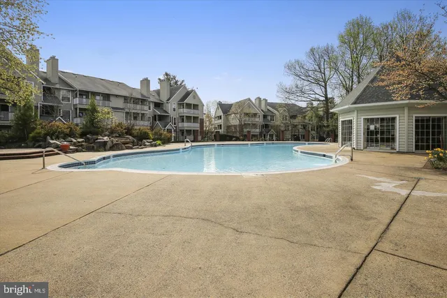 $389,999 | 3916 Penderview Drive, Unit 428, Fairfax, VA 22033