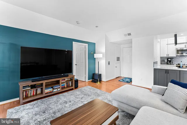 $389,999 | 3916 Penderview Drive, Unit 428, Fairfax, VA 22033