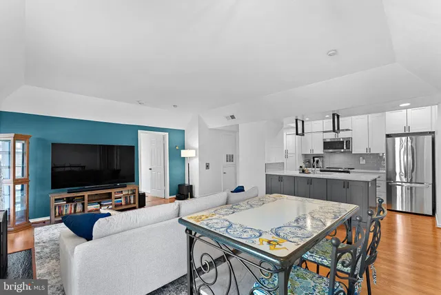 $389,999 | 3916 Penderview Drive, Unit 428, Fairfax, VA 22033