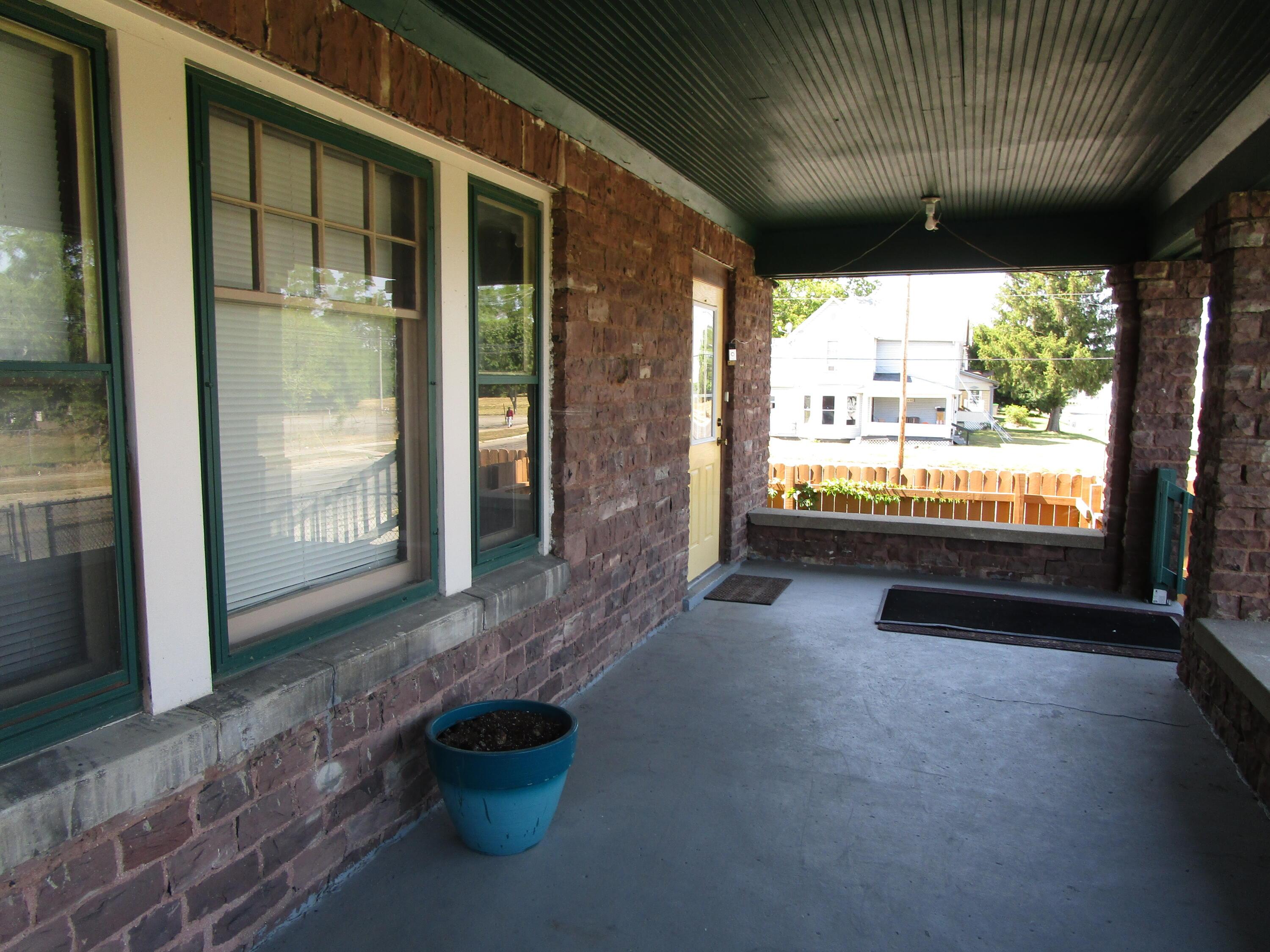 1311 Kenton Street Springfield, OH 45505 - Photo 3 of 42 Front Porch 2nd view