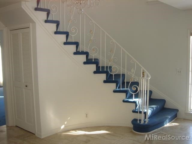 38 Warner Road Grosse Pointe Farms, MI 48236 - Photo 2 of 12