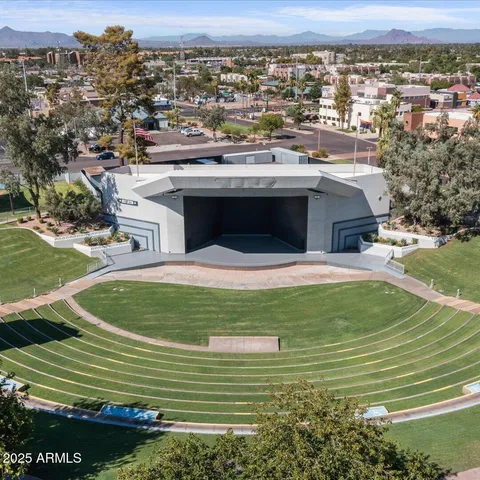a view of building with an outdoor space