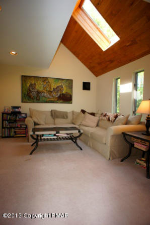 116 Antler Road Cresco, PA 18326 - Photo 7 of 48 Family Room with Skylight