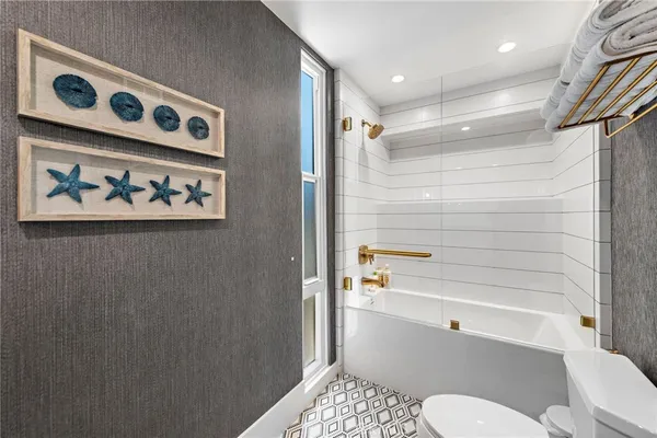$8,995 | 201 Nyes Place, Laguna Beach, CA 92651