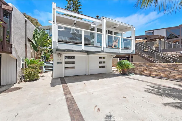 $8,995 | 201 Nyes Place, Laguna Beach, CA 92651