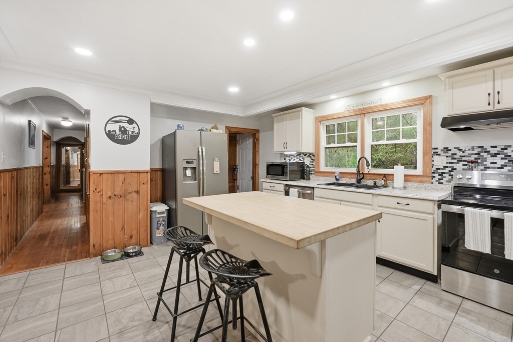 223 South Barre Road Barre, MA 01005 - Photo 7 of 34