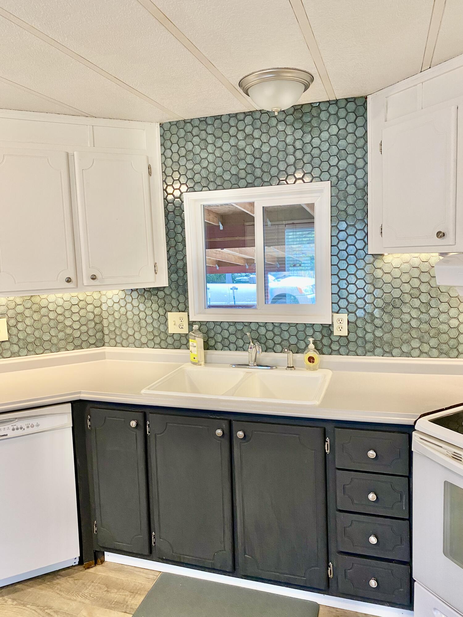 60311 Cheyenne Road, Unit 11 Bend, OR 97702 - Photo 3 of 42 IMG_0518