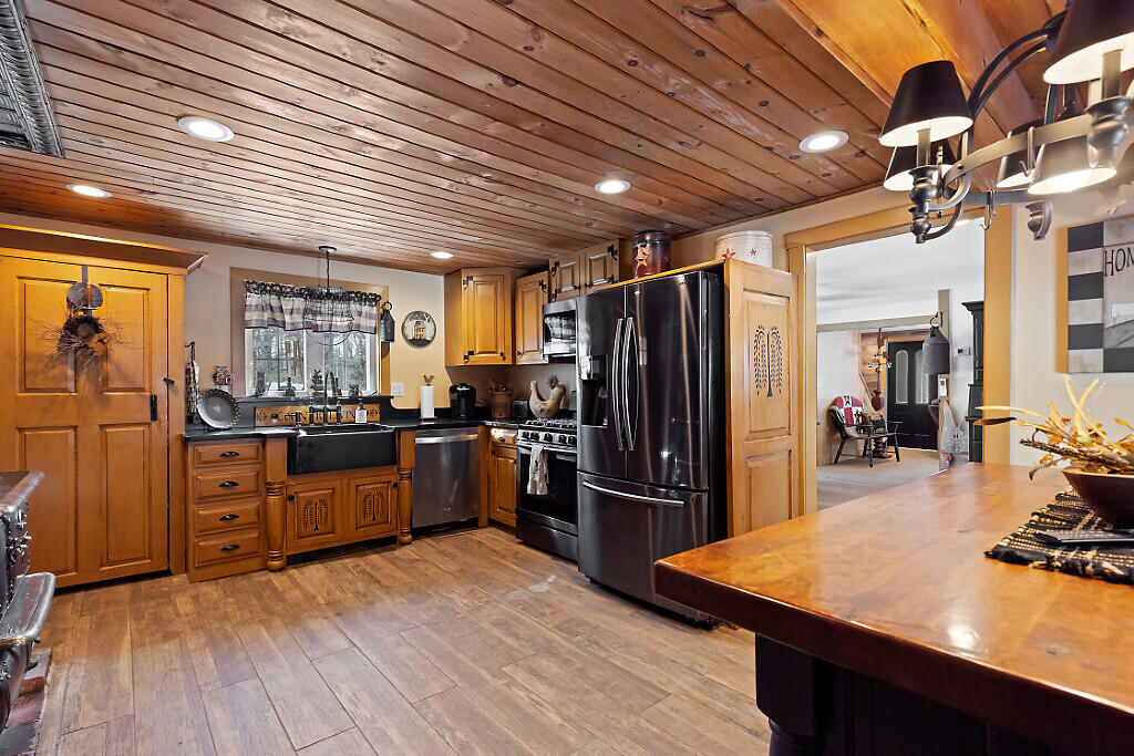 13 Cooper Road Chesterville, ME 04938 - Photo 5 of 91 44_BP5A3417_DxO_mls