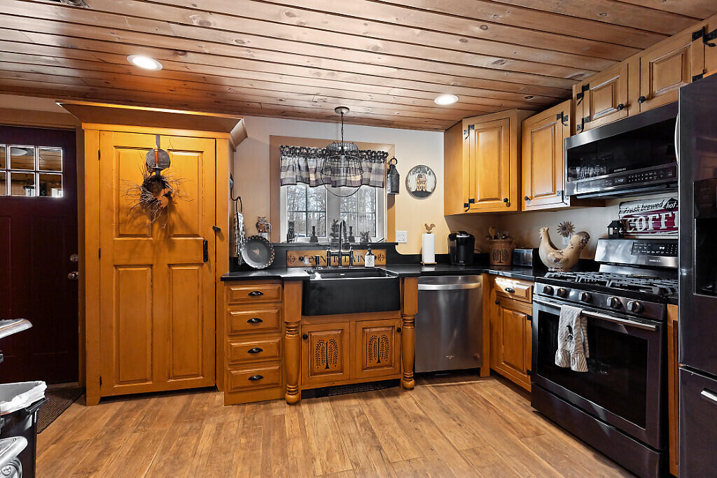 13 Cooper Road Chesterville, ME 04938 - Photo 6 of 91 40_BP5A3405_DxO_mls