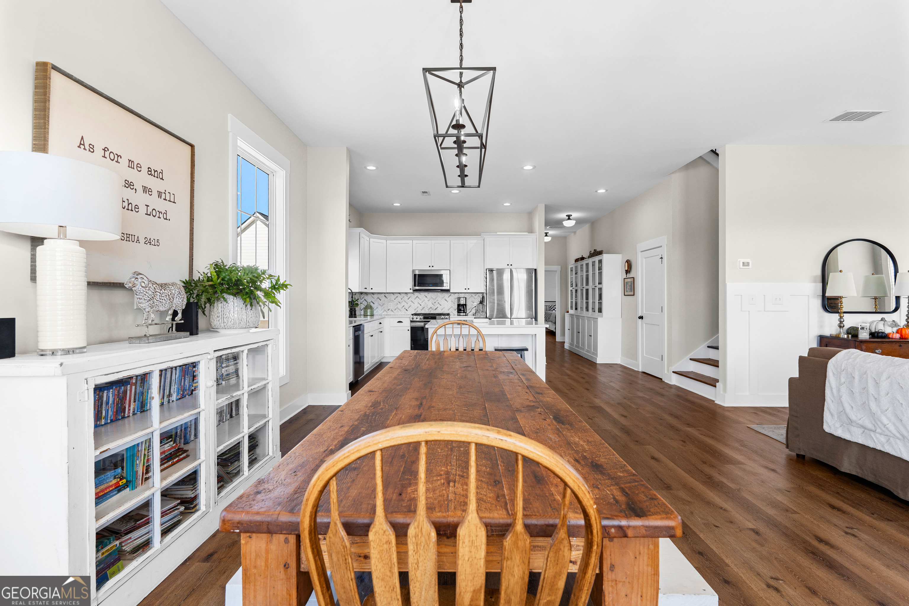 197 Dunn Road Molena, GA 30258 - Photo 17 of 76 a view of living room kitchen and entryway