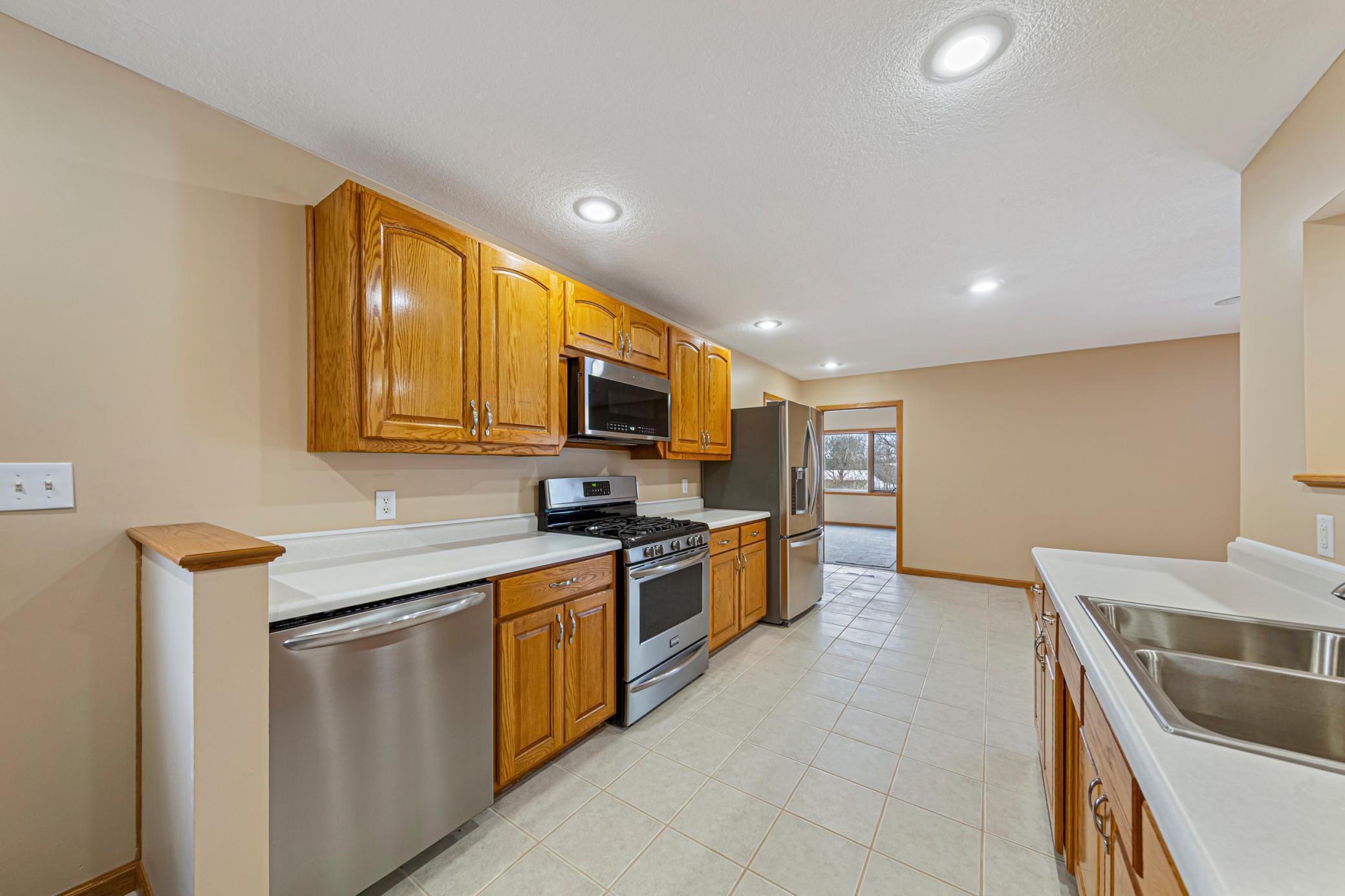 832 Home Place Faribault, MN 55021 - Photo 11 of 40