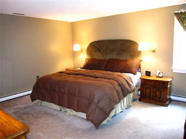 5 Partridge Hill Road Andover, MA 01810 - Photo 12 of 19 Gallery Image 12